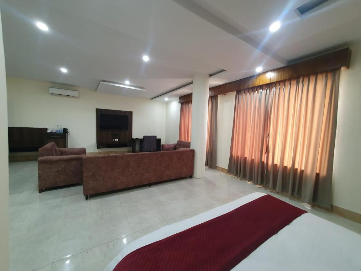 Akash Hotel Managed By Jk Hotels & Resorts Kathua Extérieur photo