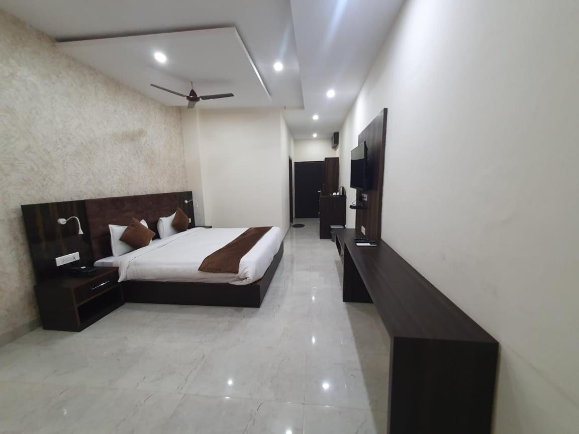 Akash Hotel Managed By Jk Hotels & Resorts Kathua Extérieur photo